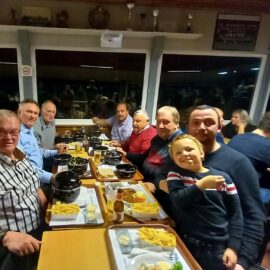 Met enkele leden naar een mosselfeest van een omliggende club