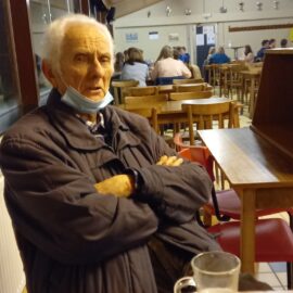 Aandachtige toeschouwer!