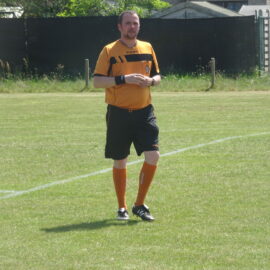 Aandachtige ref gespot