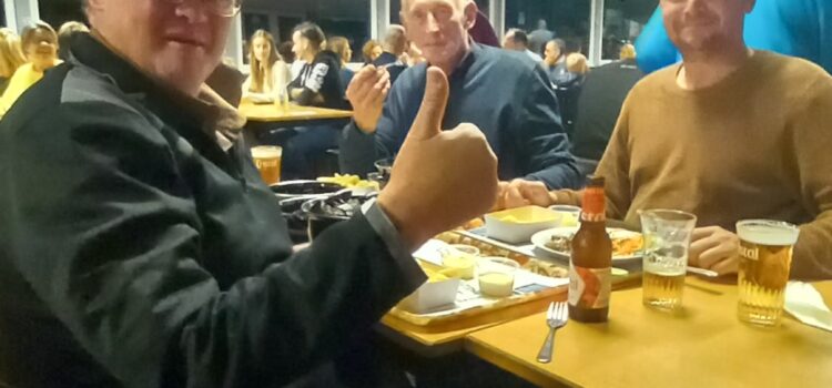 Mosseltjes eten!!! Mosseltjes eten!!!